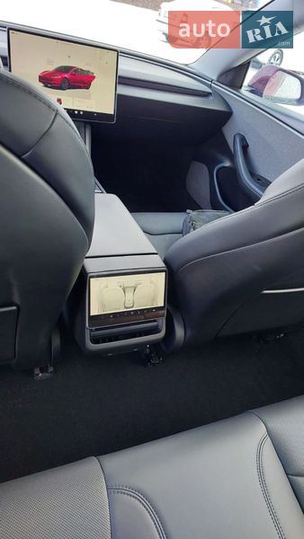 Седан Tesla Model 3 2024 в Киеве
