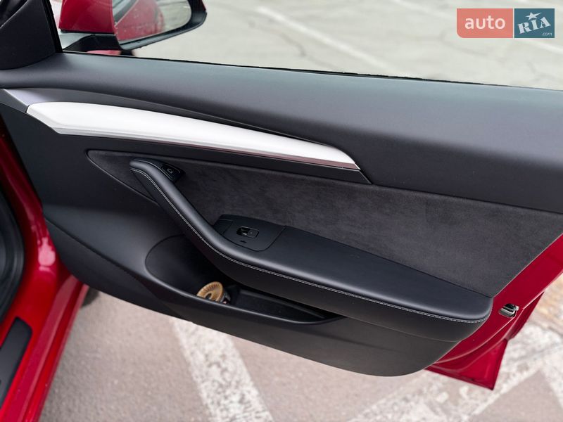 Седан Tesla Model 3 2021 в Полтаве