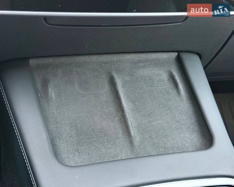 Седан Tesla Model 3 2022 в Києві