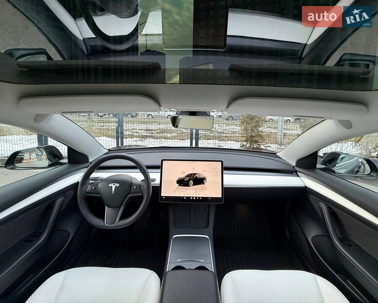 Седан Tesla Model 3 2022 в Києві