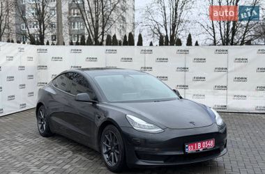 Седан Tesla Model 3 2020 в Луцьку