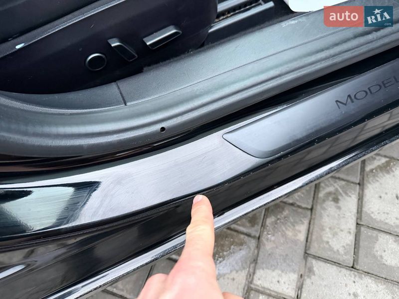 Седан Tesla Model 3 2020 в Луцке