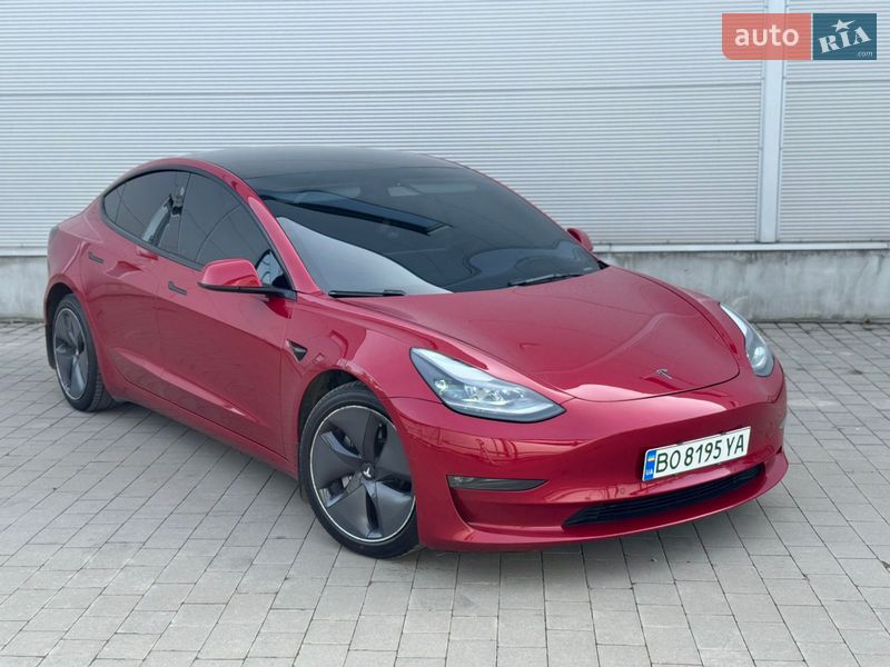 Седан Tesla Model 3 2021 в Ивано-Франковске