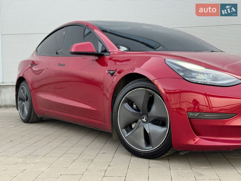 Седан Tesla Model 3 2021 в Ивано-Франковске