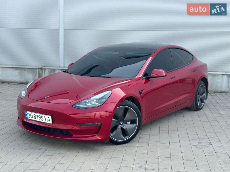 Седан Tesla Model 3 2021 в Ивано-Франковске