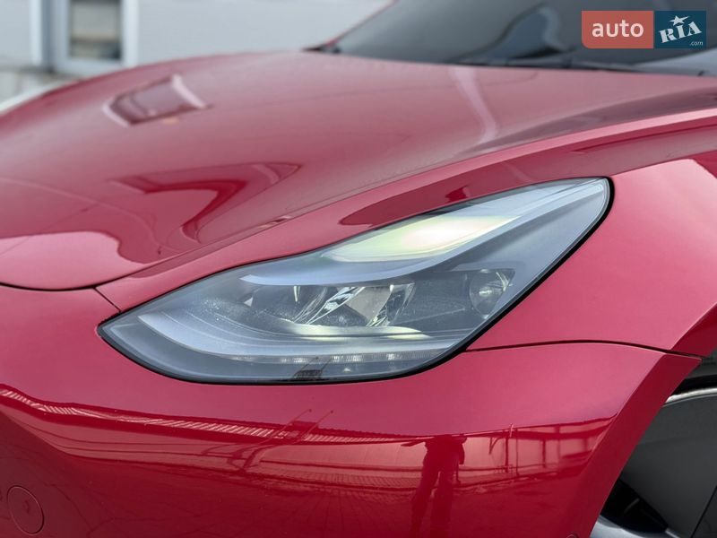 Седан Tesla Model 3 2021 в Ивано-Франковске