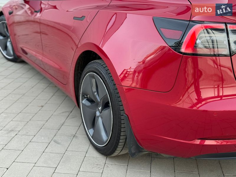 Седан Tesla Model 3 2021 в Ивано-Франковске