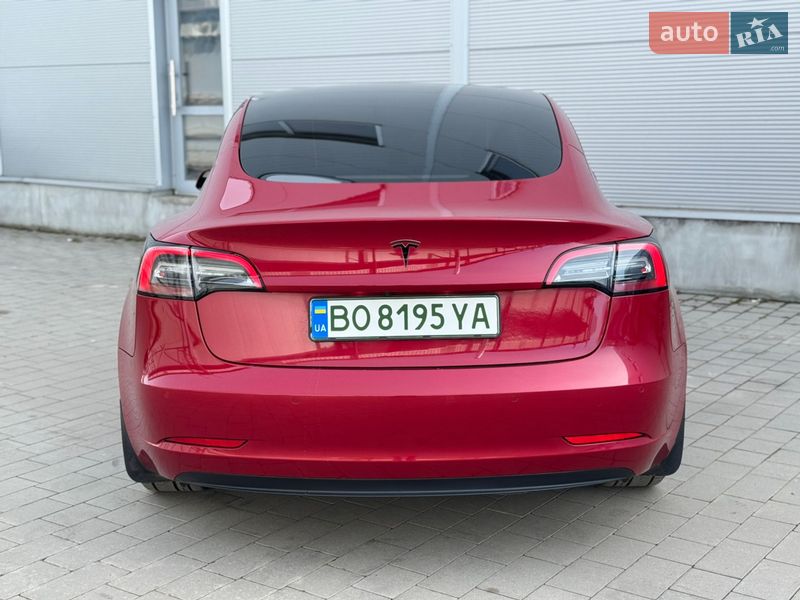 Седан Tesla Model 3 2021 в Ивано-Франковске
