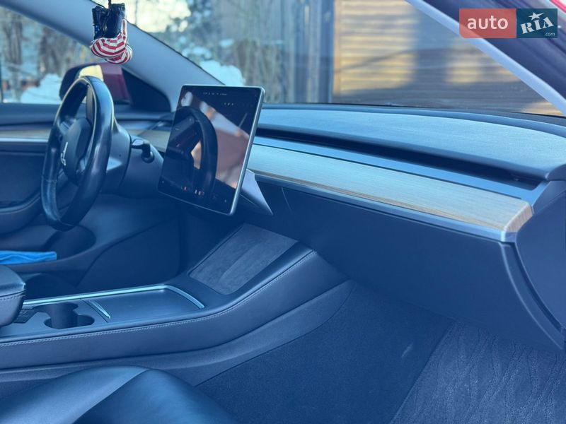 Седан Tesla Model 3 2021 в Ивано-Франковске