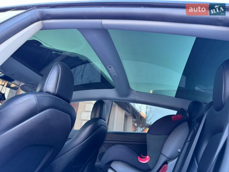 Седан Tesla Model 3 2021 в Ивано-Франковске
