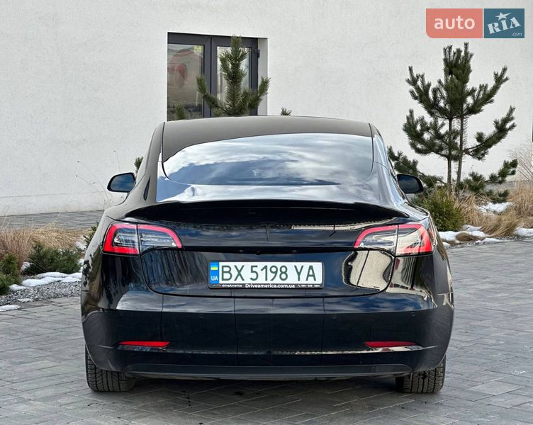 Седан Tesla Model 3 2021 в Луцьку