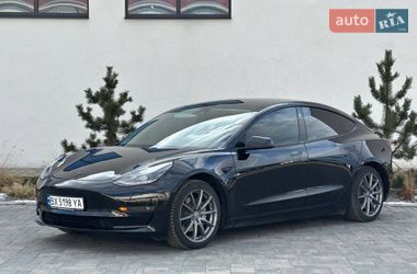 Седан Tesla Model 3 2021 в Луцке
