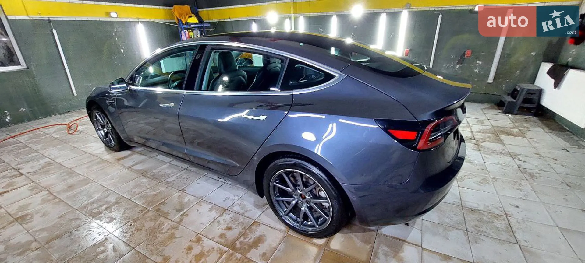 2018 Tesla Model 3 - мініатюра 3