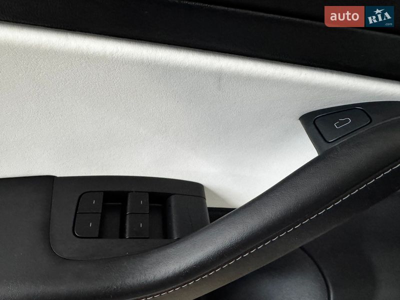 Седан Tesla Model 3 2020 в Киеве