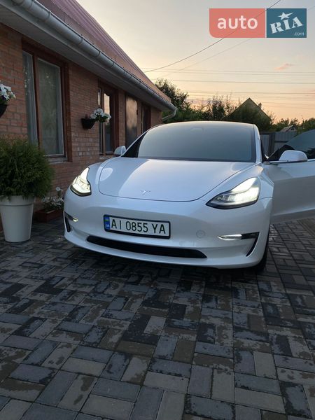 Седан Tesla Model 3 2020 в Киеве фото 5 Седан Tesla Model 3 2020 в Киеве