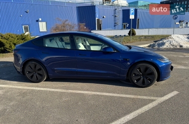 Седан Tesla Model 3 2024 в Киеве