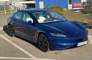Седан Tesla Model 3 2024 в Киеве