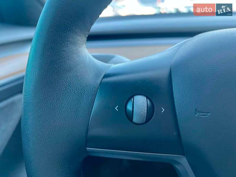 Седан Tesla Model 3 2022 в Львові