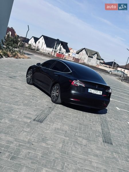 Седан Tesla Model 3 2018 в Луцьку