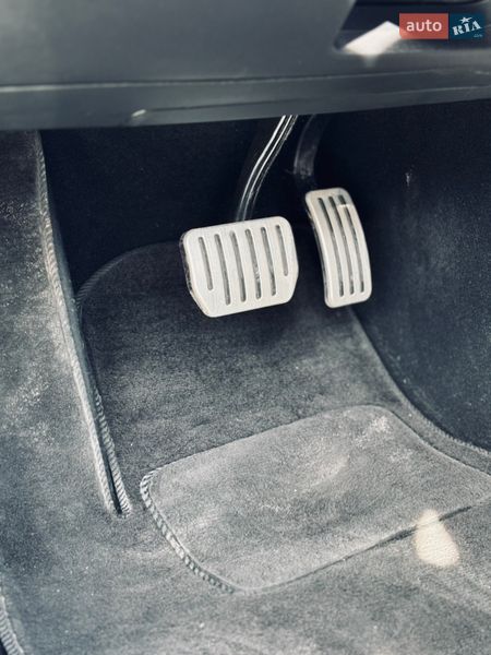 Седан Tesla Model 3 2018 в Луцьку