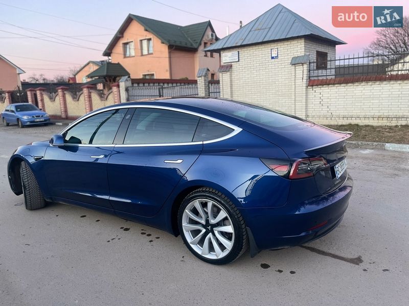 Седан Tesla Model 3 2019 в Стрые