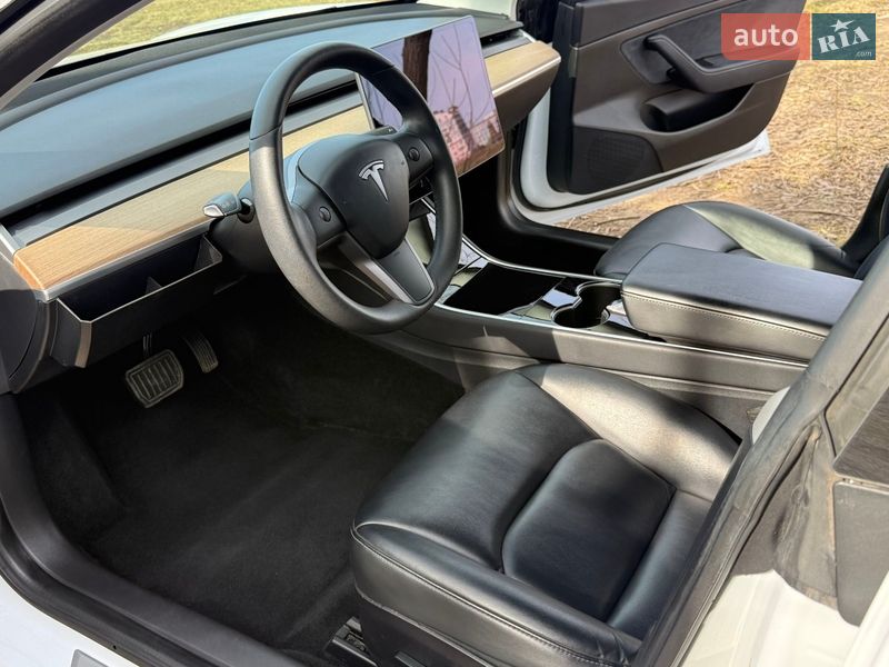 Седан Tesla Model 3 2019 в Ивано-Франковске