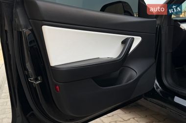 Седан Tesla Model 3 2018 в Калуше