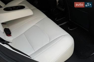 Седан Tesla Model 3 2018 в Калуше