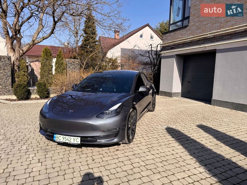 Седан Tesla Model 3 2022 в Львові
