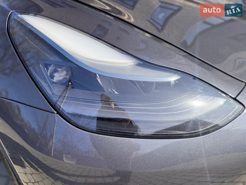 Седан Tesla Model 3 2022 в Львові