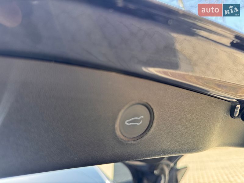 Седан Tesla Model 3 2022 в Львові