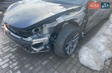 Седан Tesla Model 3 2023 в Львове