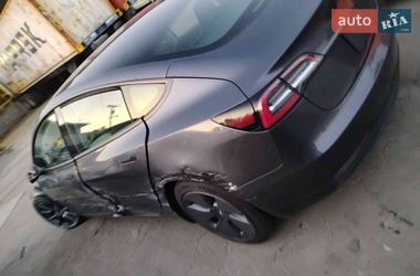 Седан Tesla Model 3 2023 в Львове