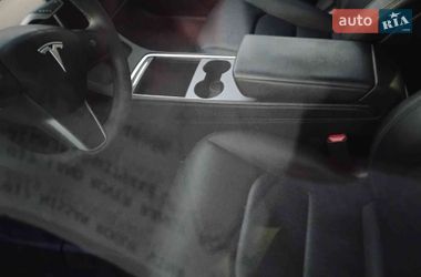 Седан Tesla Model 3 2023 в Львове