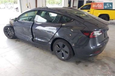 Седан Tesla Model 3 2023 в Львове