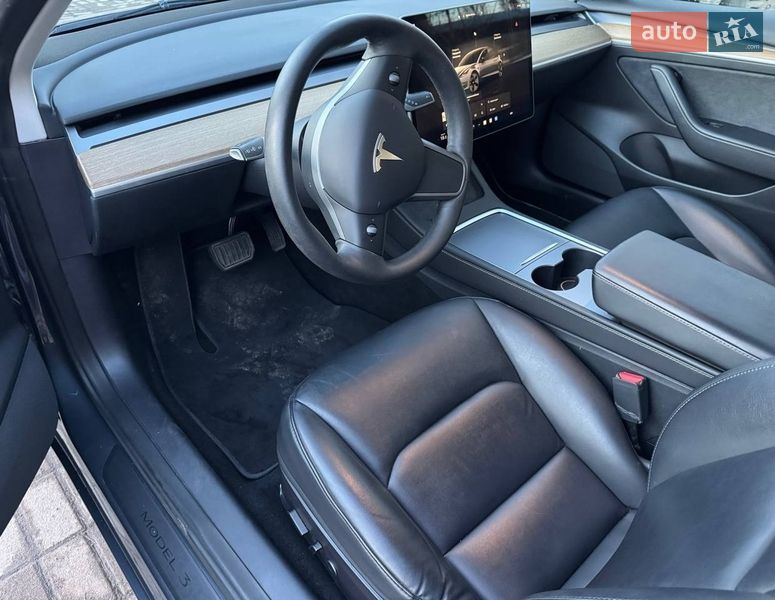 Седан Tesla Model 3 2022 в Киеве
