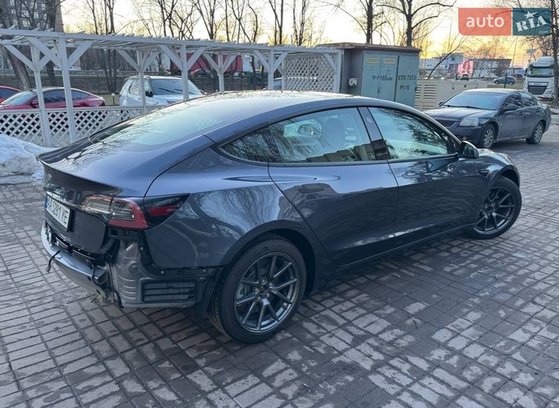 Седан Tesla Model 3 2022 в Киеве
