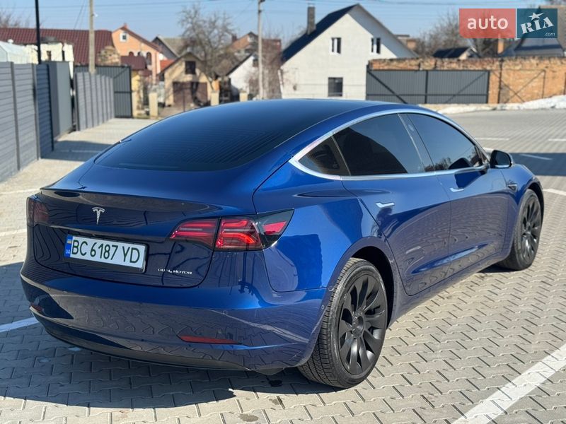 Седан Tesla Model 3 2018 в Дубно