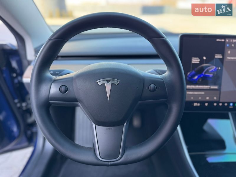 Седан Tesla Model 3 2018 в Дубно
