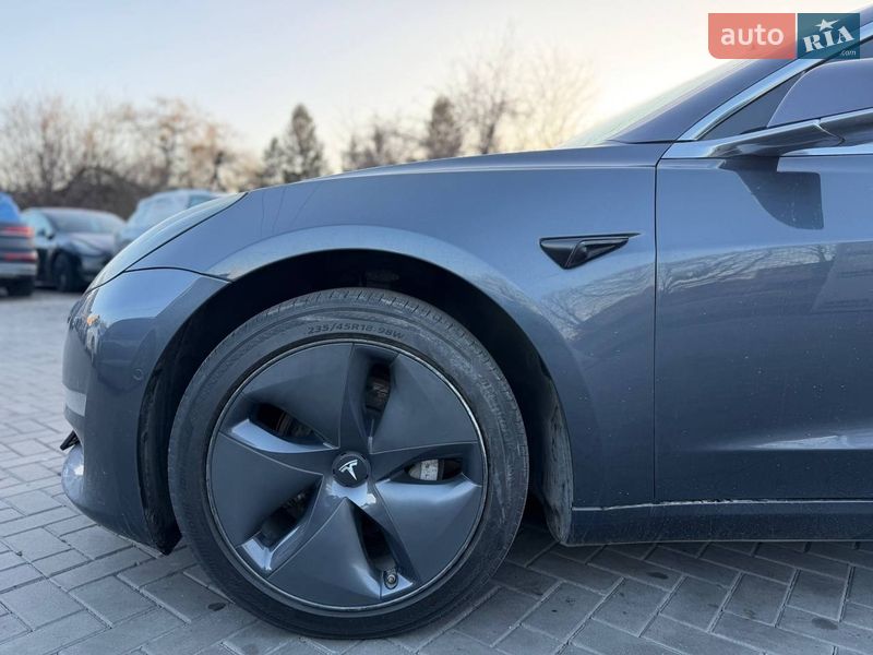 Седан Tesla Model 3 2019 в Луцьку