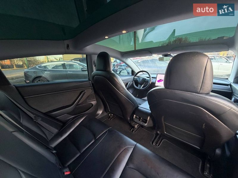 Седан Tesla Model 3 2019 в Луцьку