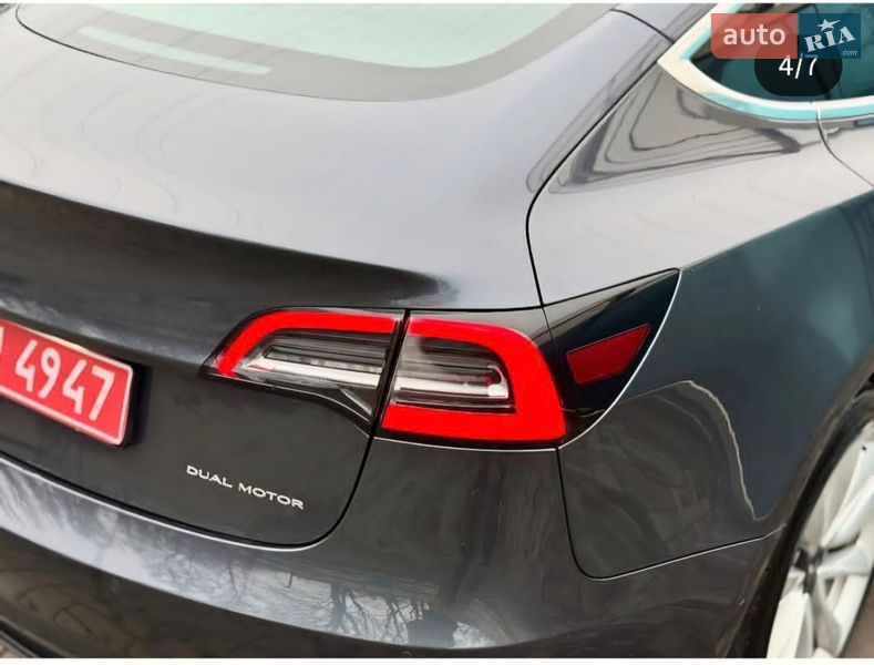 Седан Tesla Model 3 2019 в Запоріжжі
