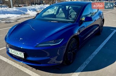 Седан Tesla Model 3 2024 в Чернігові