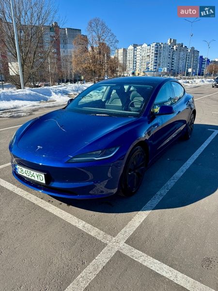 Седан Tesla Model 3 2024 в Чернігові