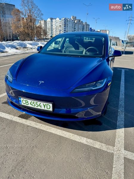 Седан Tesla Model 3 2024 в Чернігові