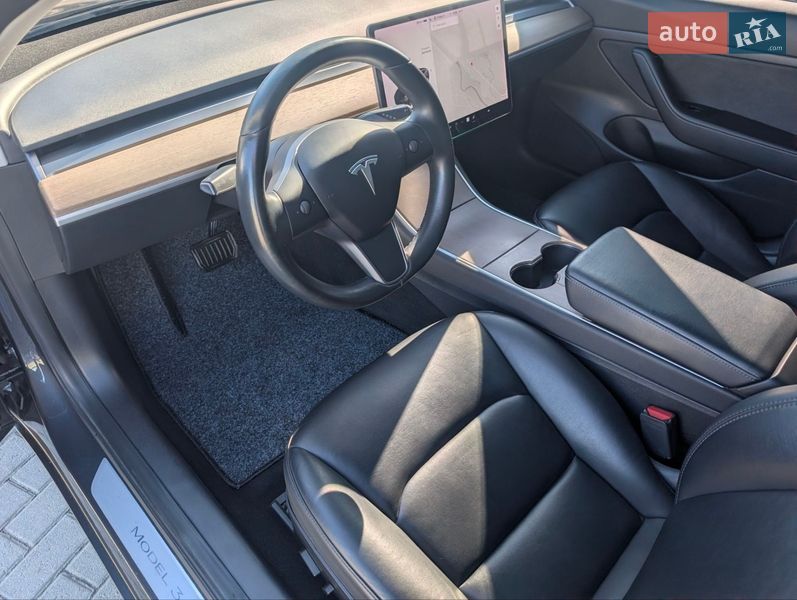 Седан Tesla Model 3 2019 в Коломые