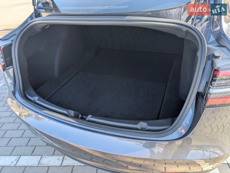 Седан Tesla Model 3 2019 в Коломые