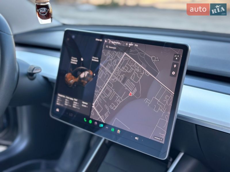 Седан Tesla Model 3 2020 в Ровно