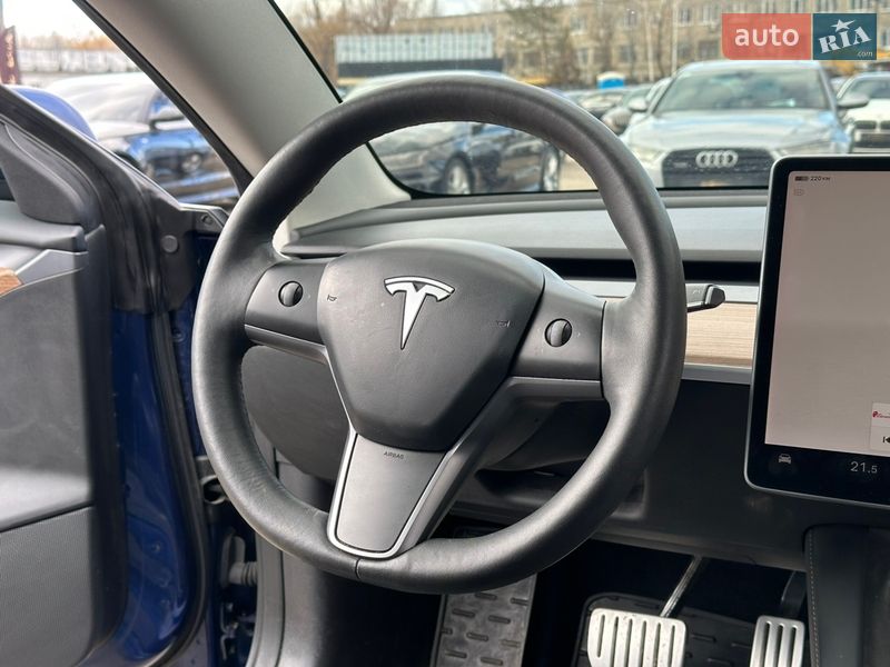 Седан Tesla Model 3 2022 в Харкові