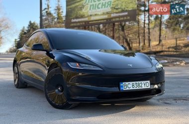Седан Tesla Model 3 2025 в Трускавці